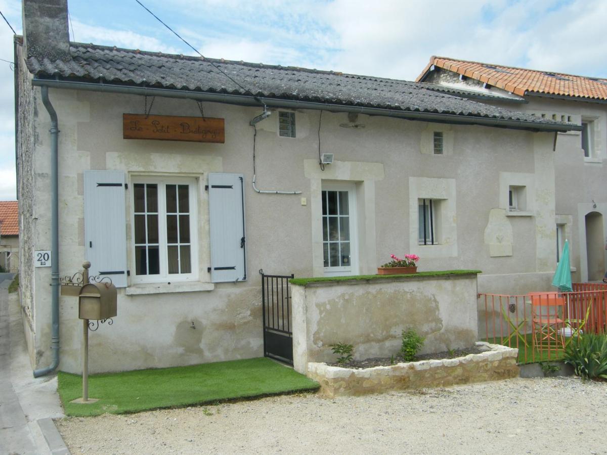 Le Petit Bretigny Pensionat Beaumont  Exteriör bild